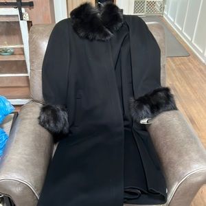 BEAUTIFUL Womens NWT Wool Coat w/Fox Trim